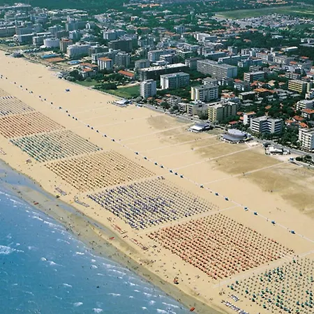 Welcoming Flat Just Steps From The Sea Apartment Bibione