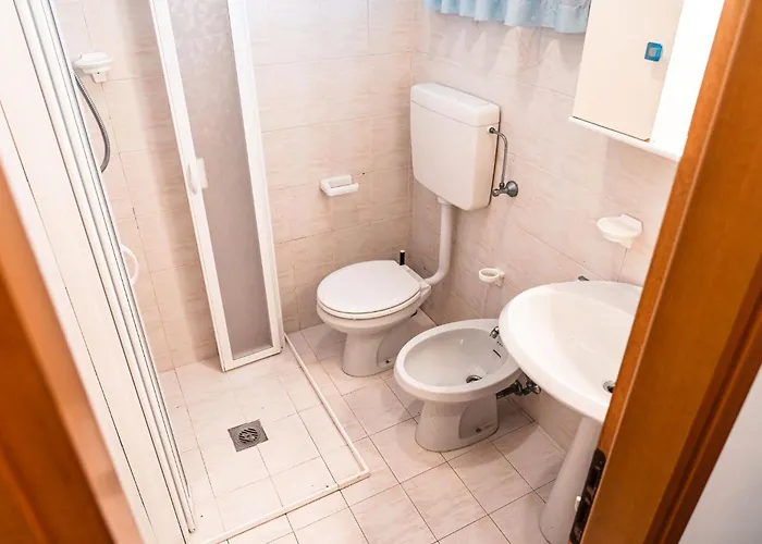 Welcoming Flat Just Steps From The Sea *